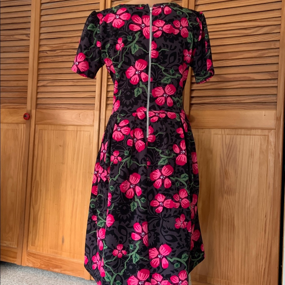 LulaRoe black pink dogwood Stretchy Amelia Dress 2XL Pleated skirt short sleeve - Picture 5 of 10